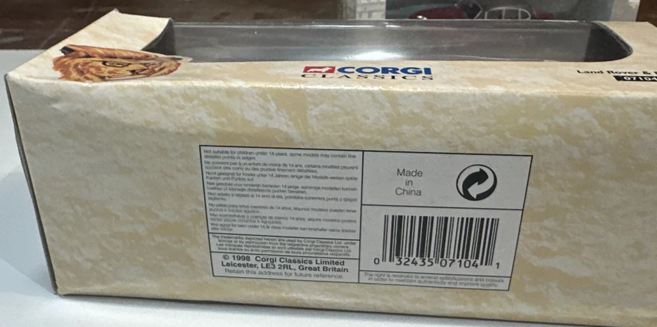 Corgi 07104 Daktari Land Rover with Clarence Lion & Judy Figures 1:43 Scale (50) - Image 3 of 4