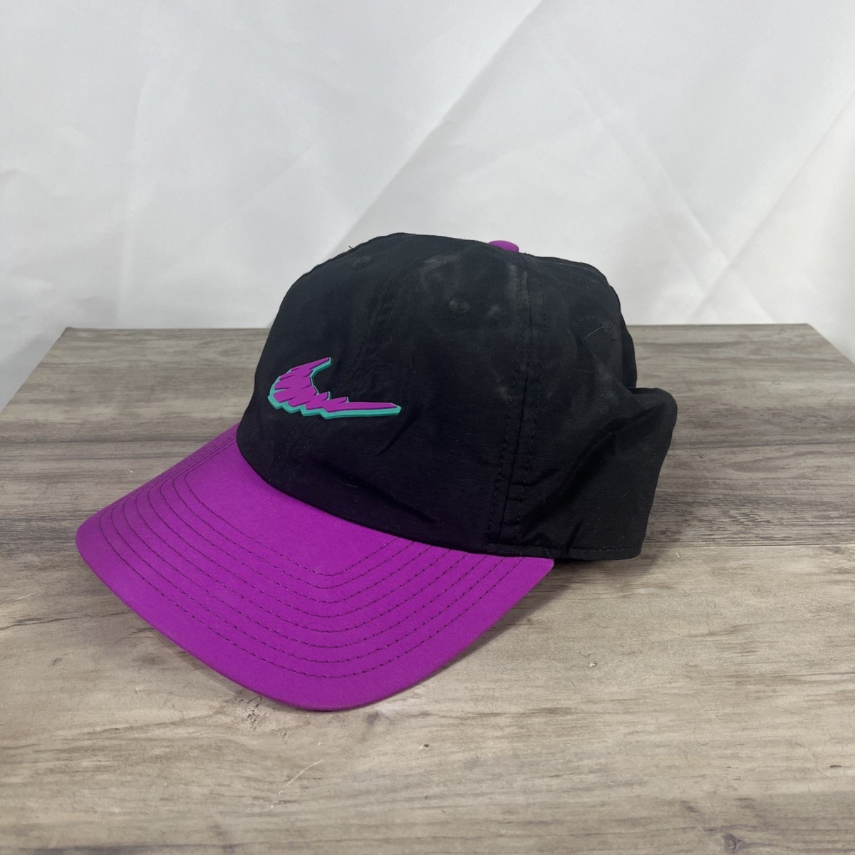 Nike SB 90s Hyper Color Hat Cap Strap Back Dri-Fit Heritage86 Skateboarding  Mens