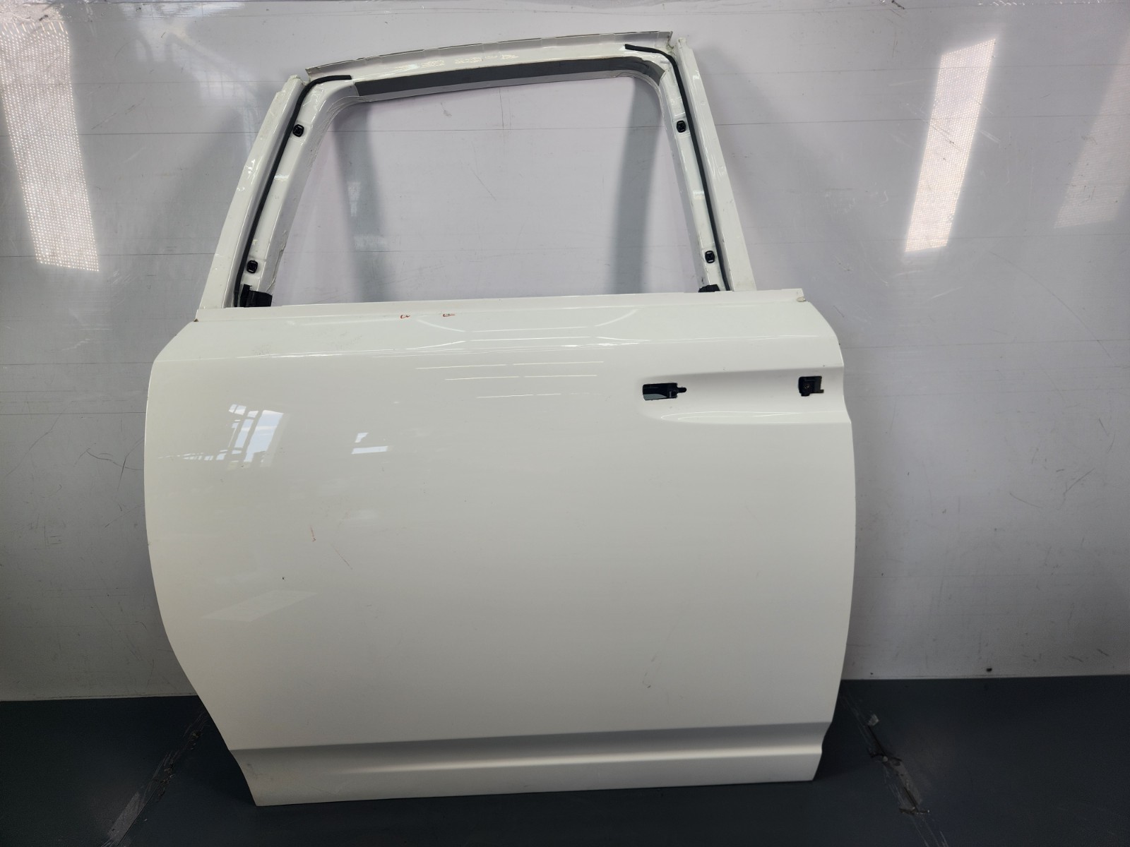 ✅ 10-14 OEM Rolls-Royce Ghost RR4 Rear Right Passenger Door Shell Panel White*