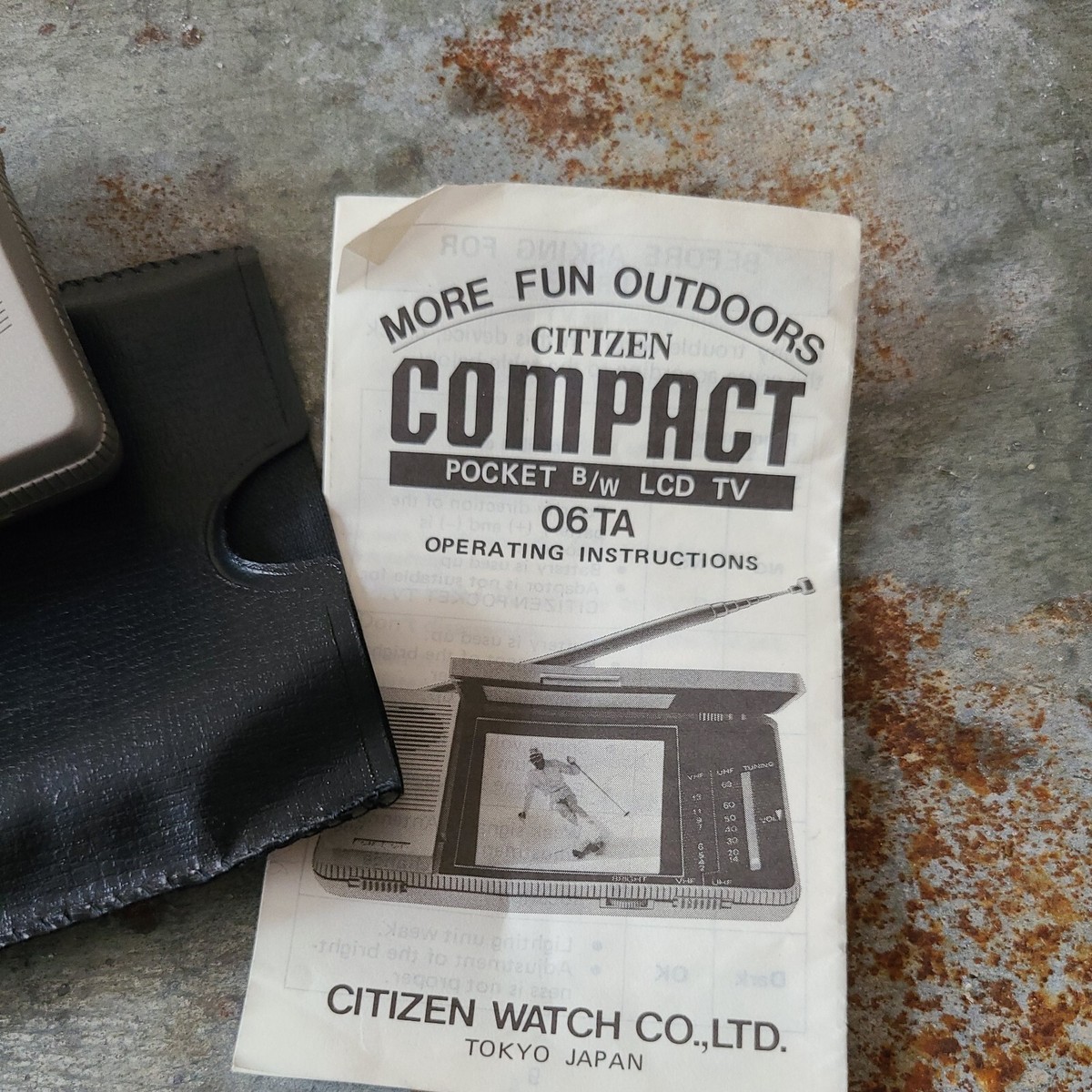 Vintage Citizen LCD Pocket Television 06TA w/ case Portable