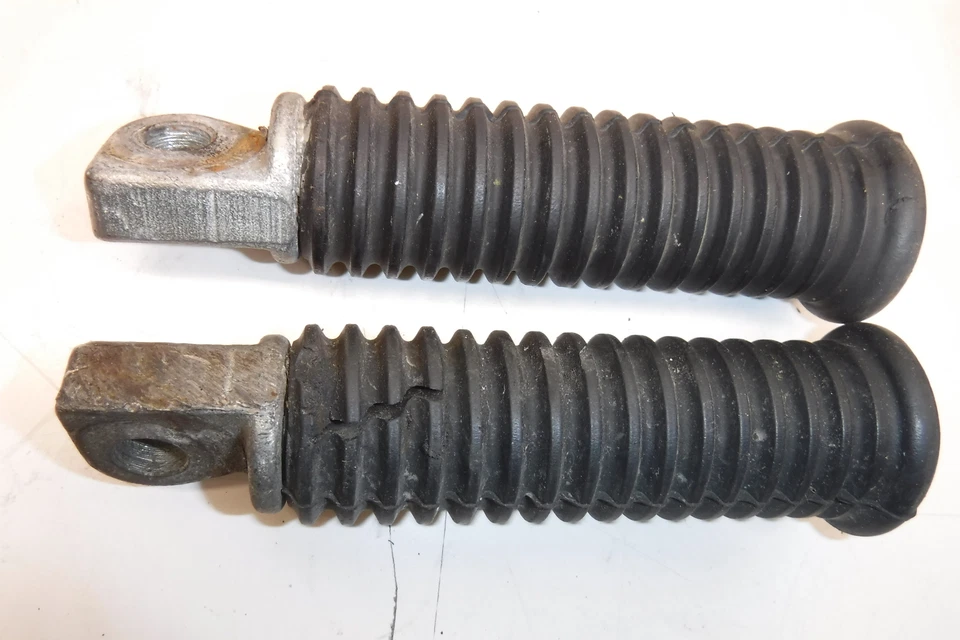 Harley-Davidson Dyna Super Glide Custom EFI FXDCI PASO DE PIE DE PASAJERO TRASERO Foto 2 de 2