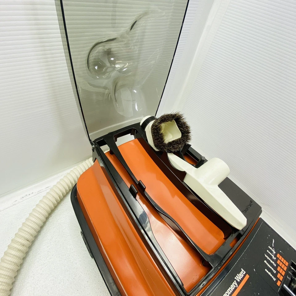 Aspiradora de bote de velocidad variable Montgomery Ward SP5074A con 2 accesorios de colección Foto 3 de 4