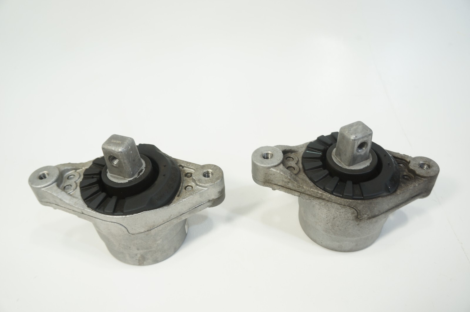 2014-2019 maserati ghibli engine motor mount support bracket pair 2