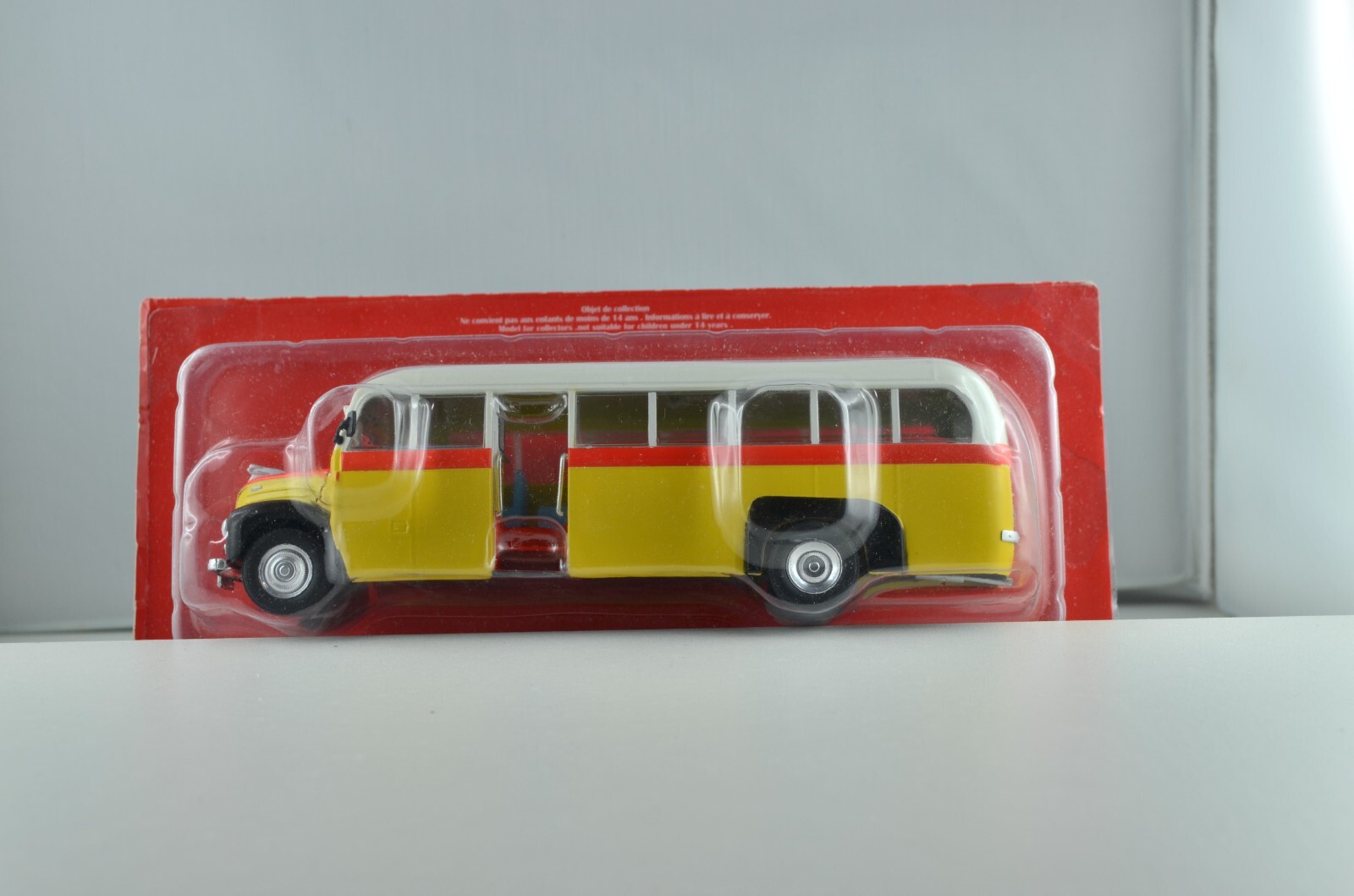 Miniature Ford Thames ET7 1952 cadeau idéal pour collectionneur 1/43