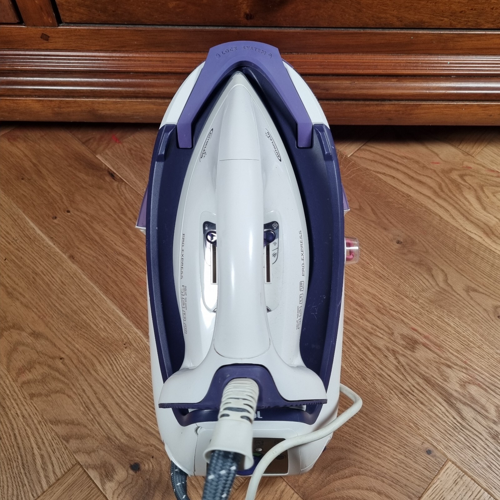 Tefal Pro Express Steam Iron Autoclean Anti Calc GV8430 1.8L Made In