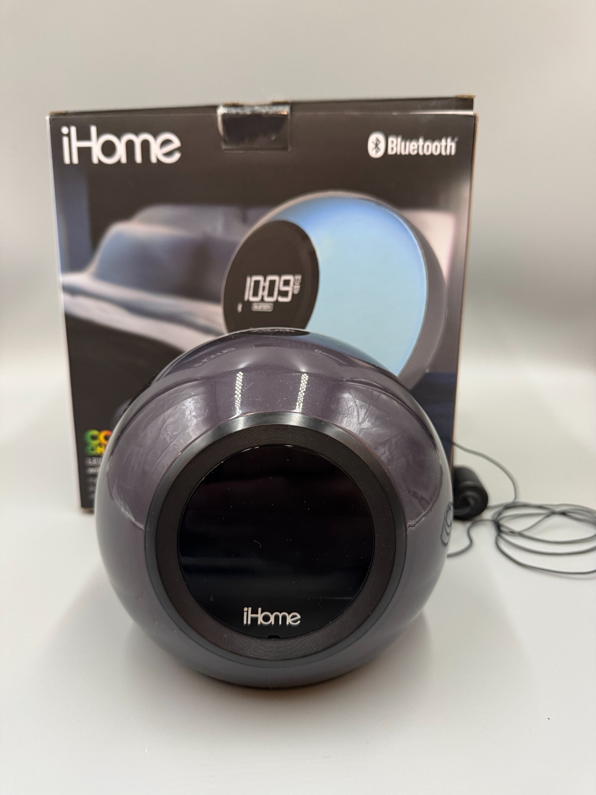 iHome Color Changing FM Clock Radio Wireless Music Streaming, Model iBT29