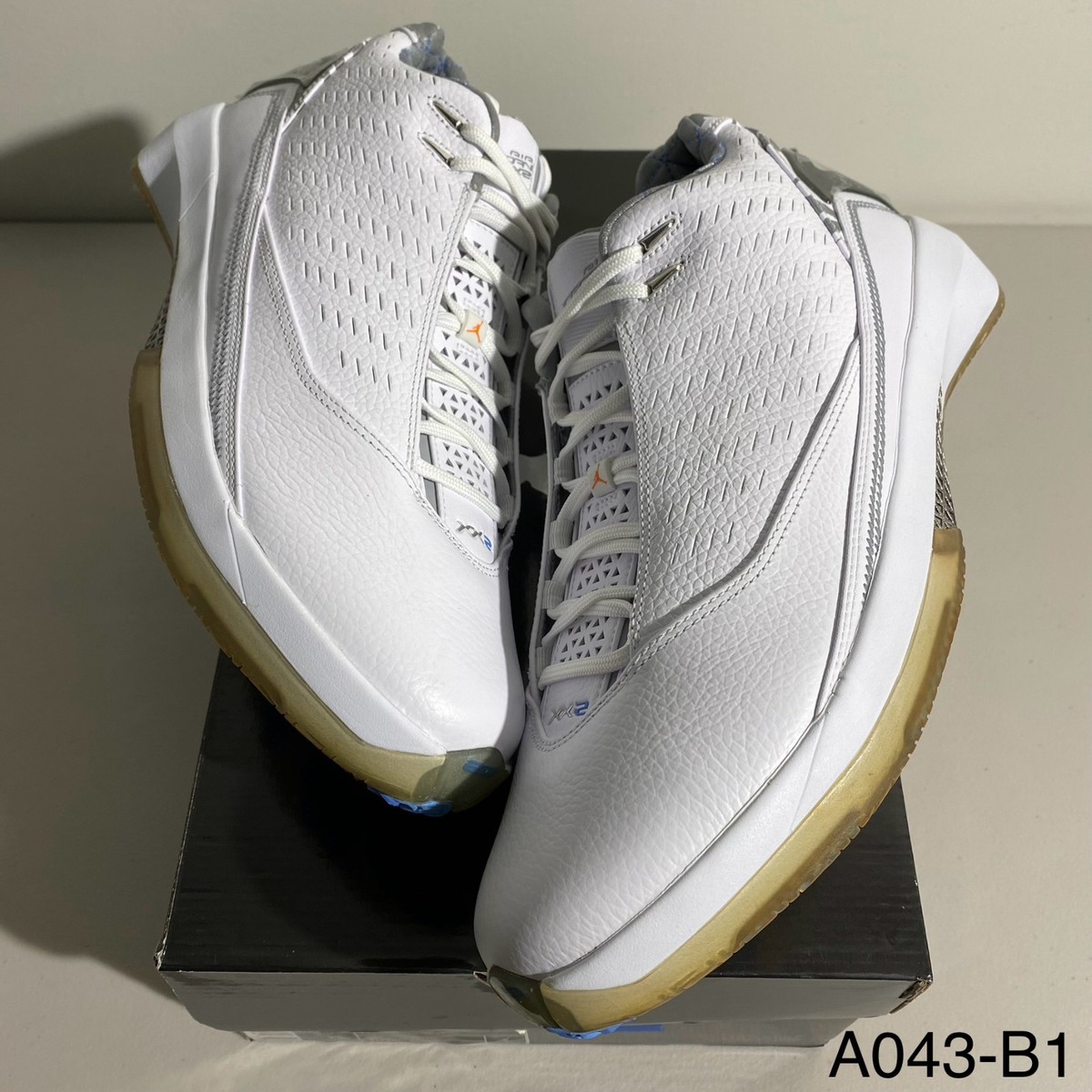 Size 12.5 - Air Jordan 22 OG 5/8 University Blue Sneakers 