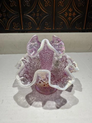 Fenton Mini Single Horn Diamond Lace Epergne Iridized Pink Snow Crest w/Sticker