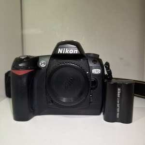 Nikon D70 Tested & Working 6.1MP DSLR Body #232