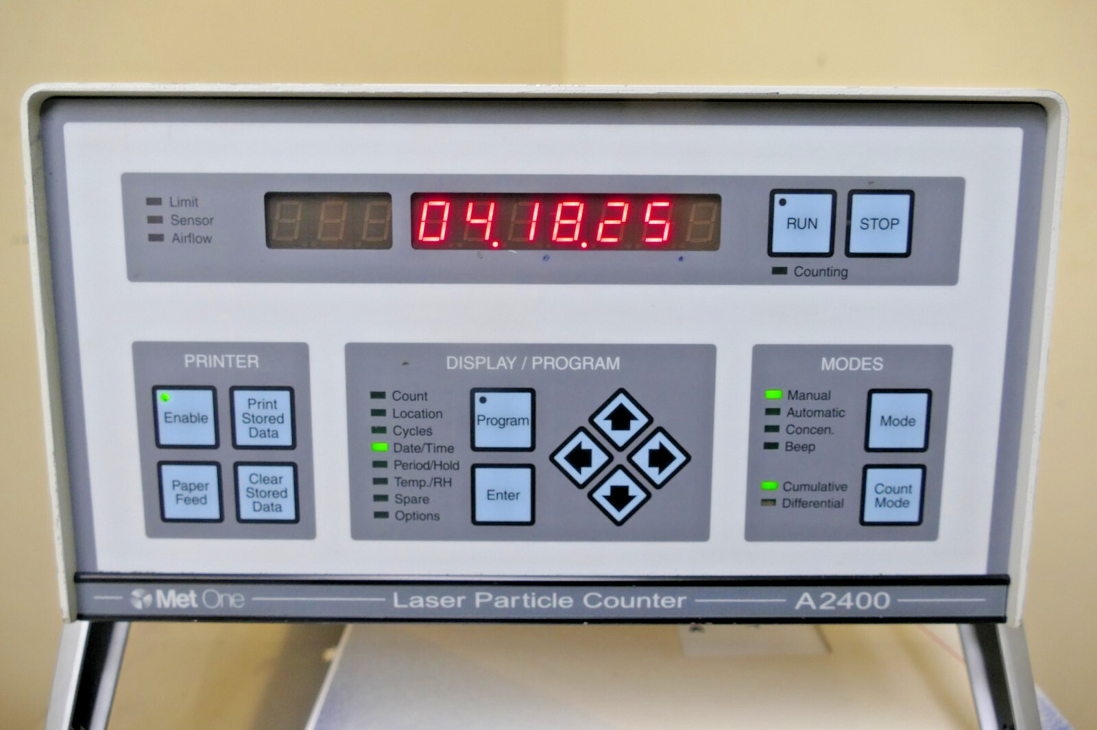 Met One Laser Particle Counter A2400-1-115V-1  (P/N 2083226-01)      (See VIDEO)