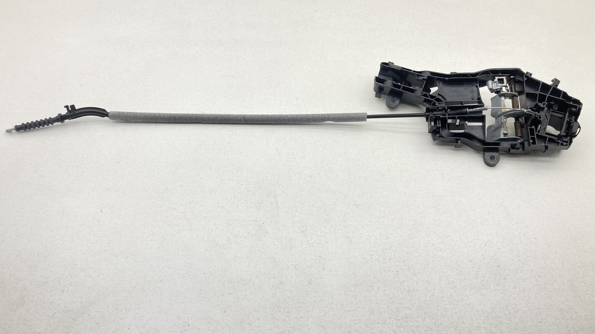 2019 - 2023 VOLKSWAGEN Jetta Right Side Door Handle OEM  