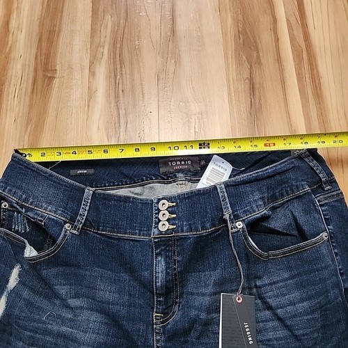 Torrid drei Knöpfe Distressed Premium Stretch Jegging Größe 24 DARK WASH - Bild 6 von 10