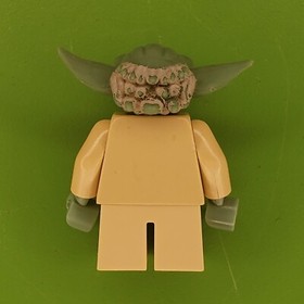 LEGO Star Wars Yoda Minifigure (sw0446) Rubber Head, Clone Wars 75002 AT-RT 2013