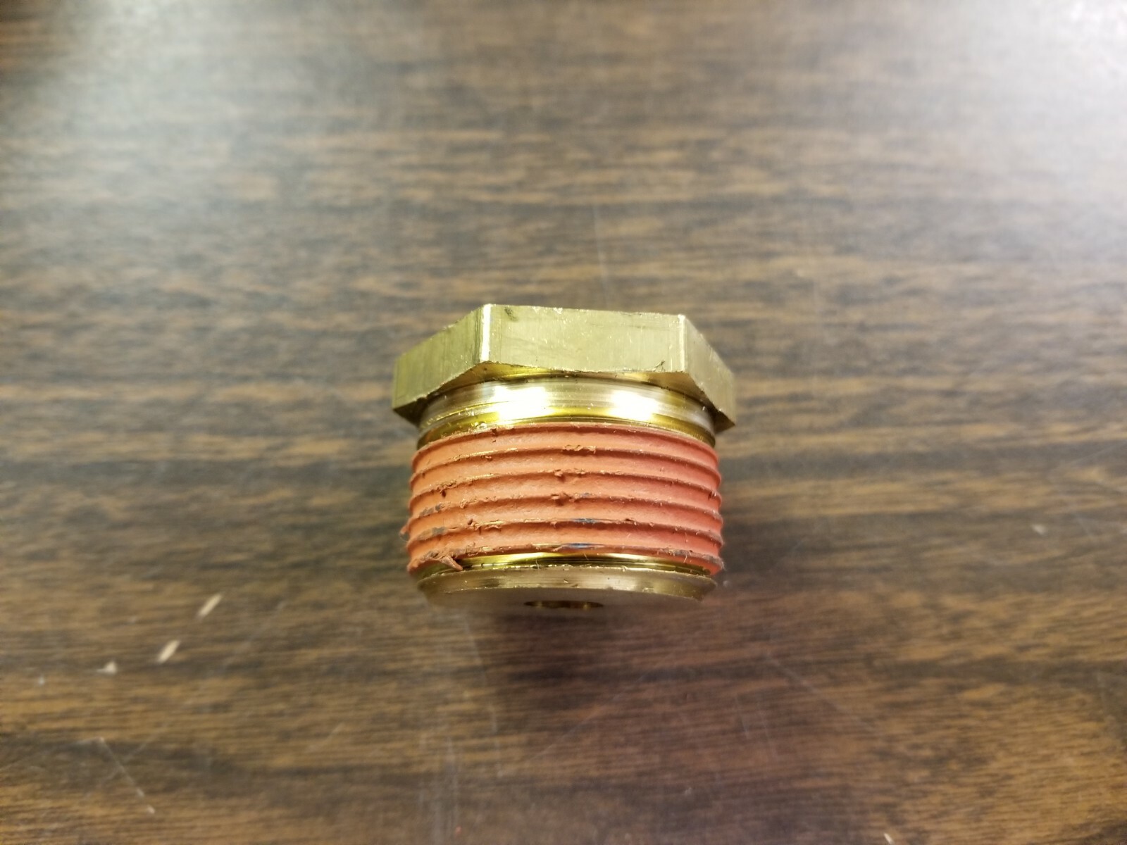 1" Male PIPE THREAD X 1/8" Female NPT BRASS REDUCING BUSHING (1" x 1/8")