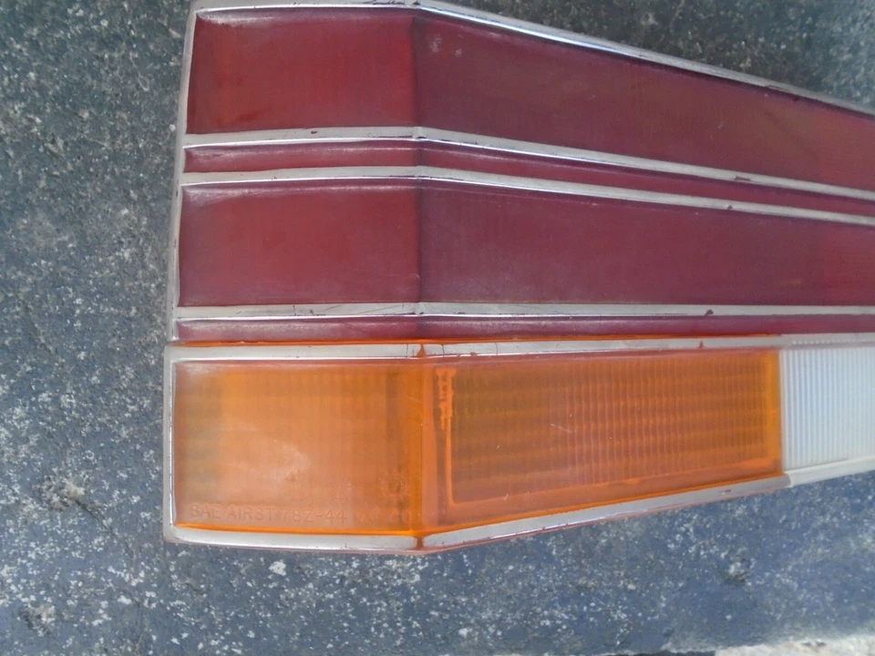 Dodge Omni LH 1982 1983 luz trasera usada 78Z-44 Foto 4 de 4