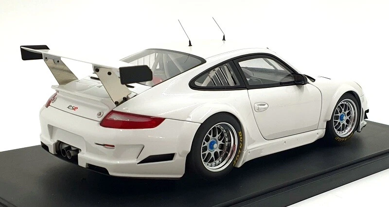 Autoart 1/18 Scale Diecast 80973 Porsche 911 (997) GT3 RSR 2009 Plain Body White - Image 2 of 4