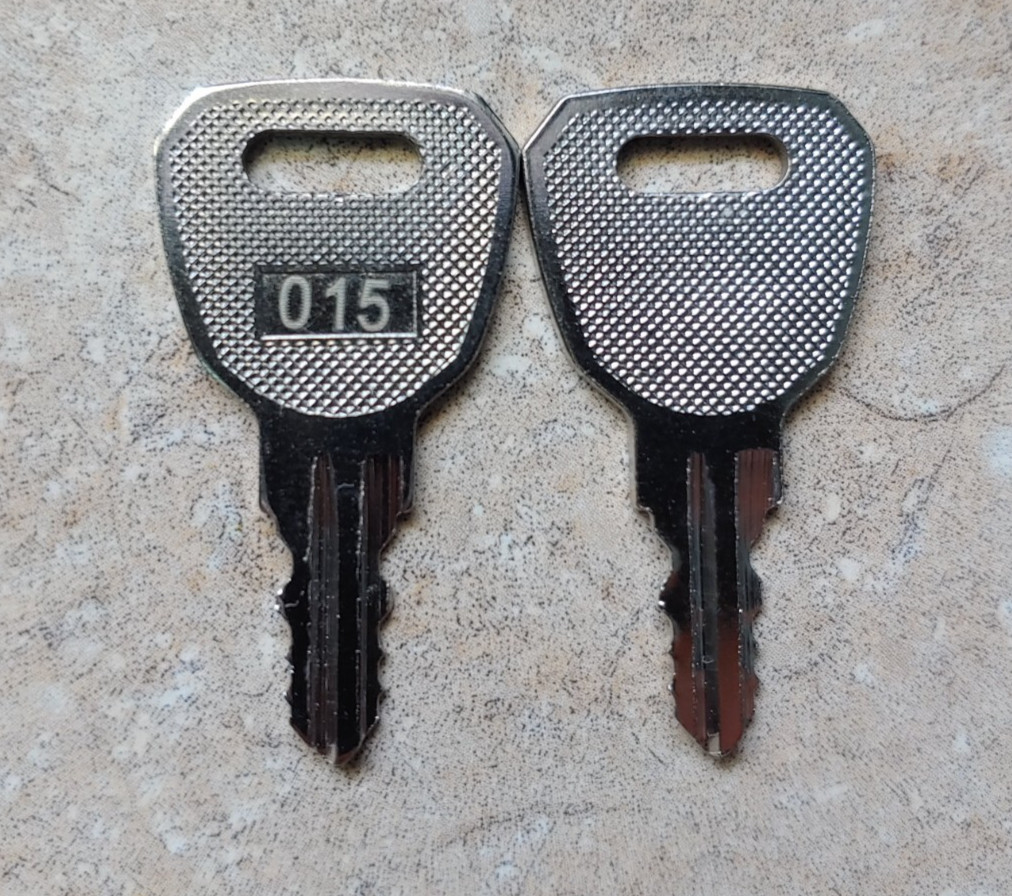 как выглядит APG 015 Key Pair for Soma Arlo 330 410 Cash Drawer POS Register KPK-04-015 фото