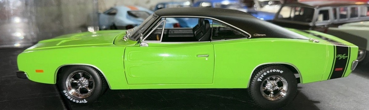 1/18 ダッジチャージャーR/T Dodge Charger R/T 1969 1/18 ( IBWB 39 ) 1969 DODGE CHARGER RT 