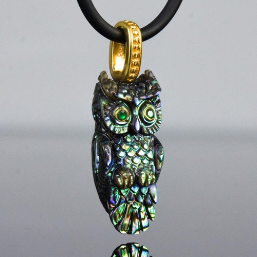 Colgante Buho Tallado Concha de Abulón Oro Vermeil Plata Ley Emerald Ojos 4.02g - Imagen 2 de 13