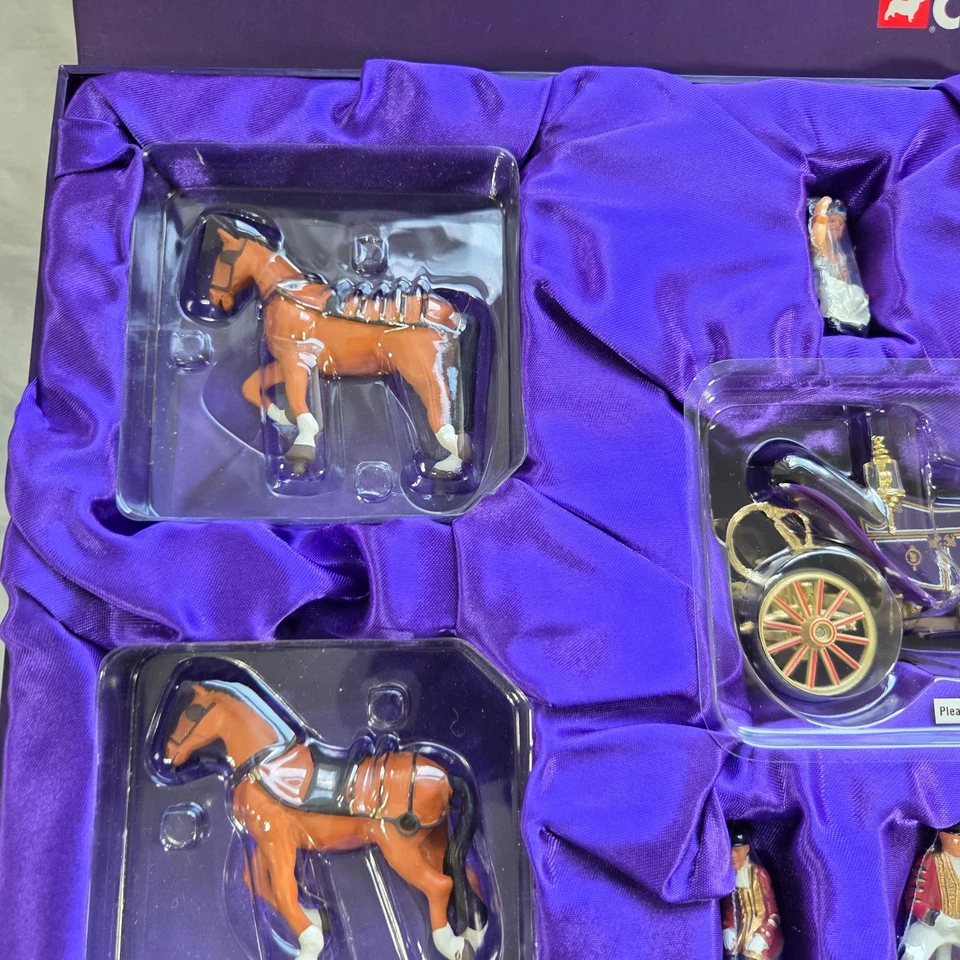 Corgi CC09901 Queen Elizabeth II Golden Jubilee State Landau Coach - Ltd edition - Image 3 of 4