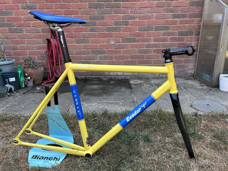 Condor Pista single speed/fixed gear frameset, size 55. (Saddle not included)