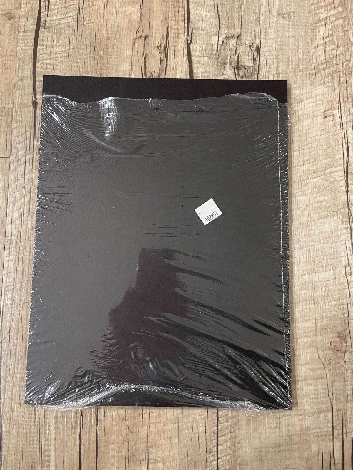 102851 - Basic Black - 20 Pages