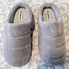 NWOT Women's Grey Dearfoams Memory Foam Total Comfort Slippers-