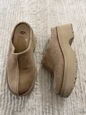 New UGG New Heights clogs In Sand Color Size 9 Store Model