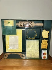 Disney Princess Tiana Baking Gift Set Princess and the Frog Cooking Set   NEW