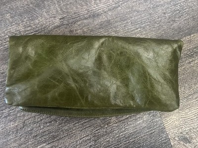 Madden NYC Women s Green Solid Rectangle Clutch Zip Closure Inner Pockets Gold