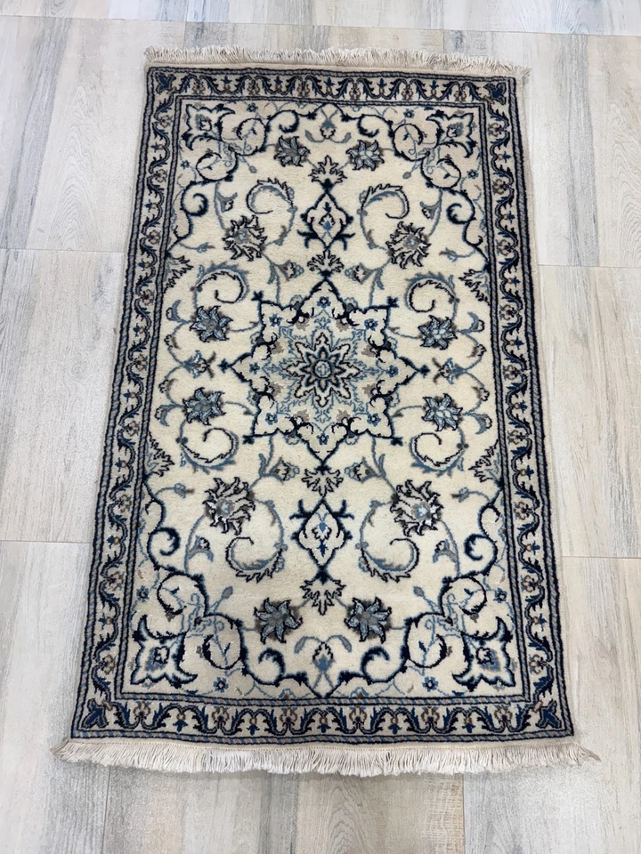 Alfombra vintage anudada a mano 100 % lana oriental Nain medallón crema 3 x 4,5 pies Foto 3 de 4