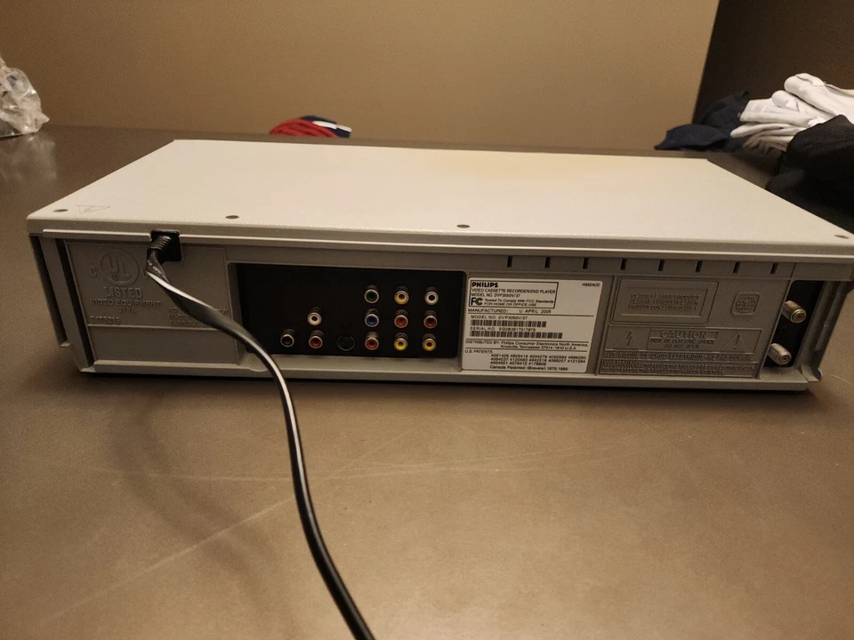 Philips DVP3050V DVD/VHS Player Combo USED Tested & Working-No Remote - Image 4 of 4