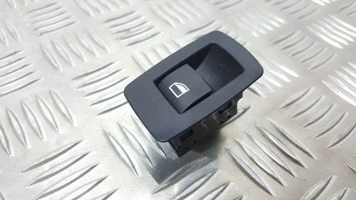 BMW 1 (F20/F21) 2017 Fensterheberschalter 9208106 GUST3575