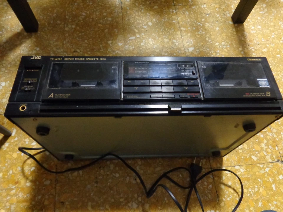 JVC TD-W444 STEREO DOUBLE CASSETTE DECK PLAYER and recorder made japan - Imagen 3 de 4
