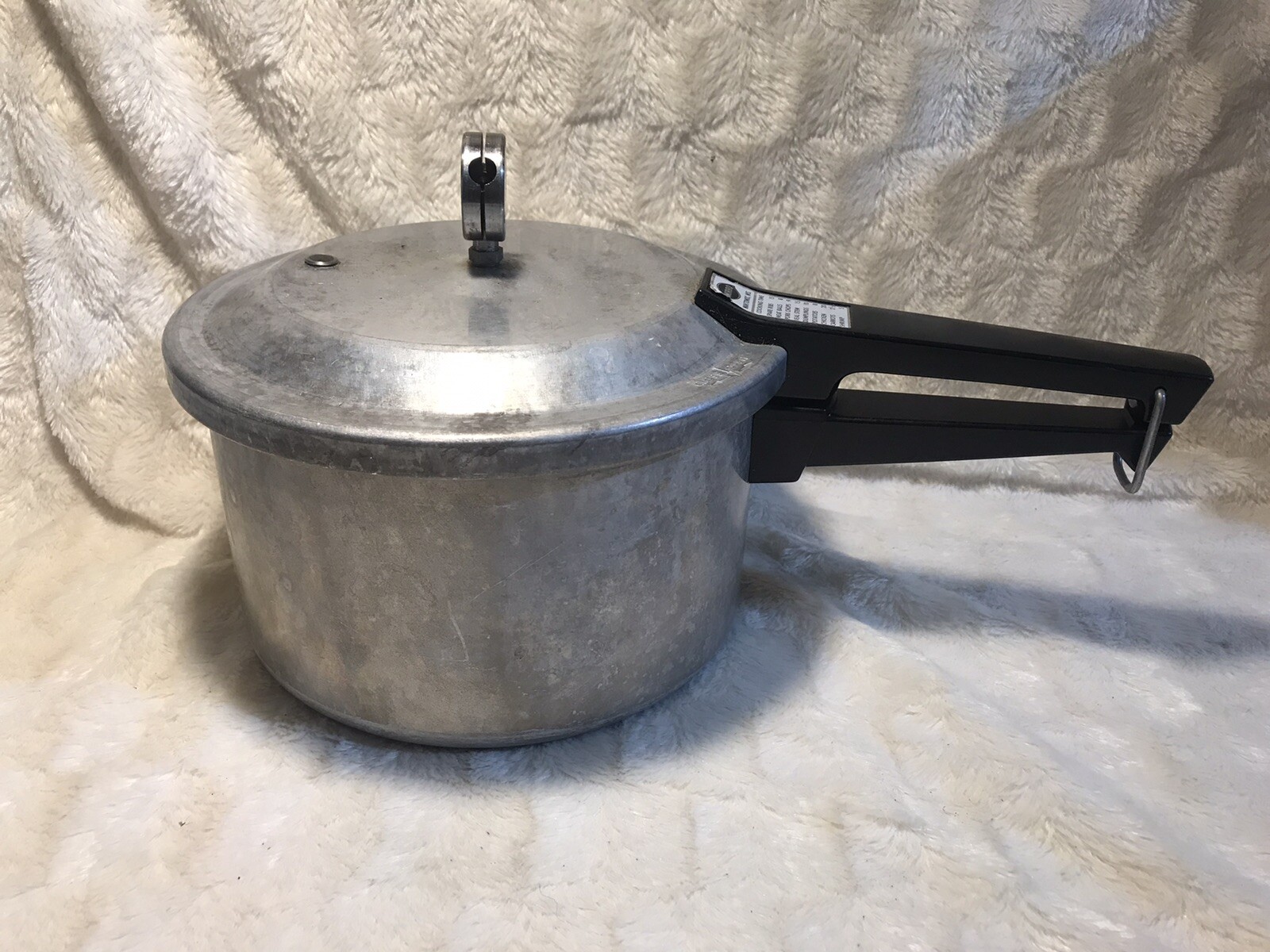 Vintage MirroMatic Pressure Cooker M0404 4 Qt. Aluminum w Lid And