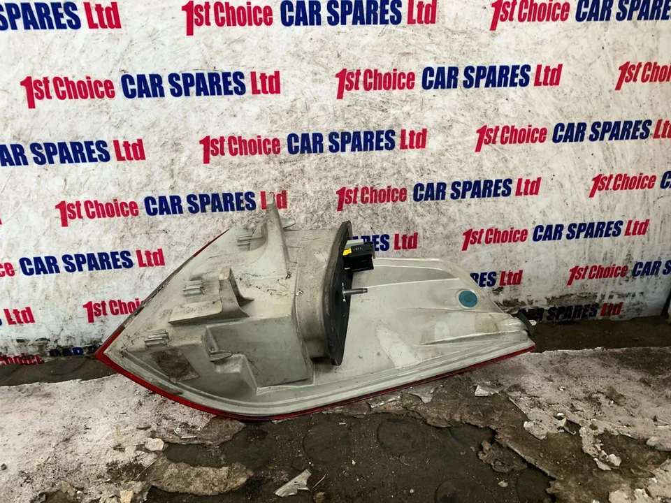 Peugeot 508 SW Estate 2012 PASSENGER SIDE LEFT outer tail light lamp - image 3 of 4