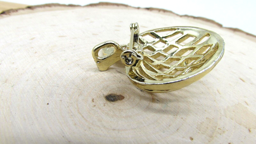 Vintage GERRYS Signed Gold Tone Heart Shaped Apple Brooch Pin 1 1/2" Inches - Picture 7 of 7