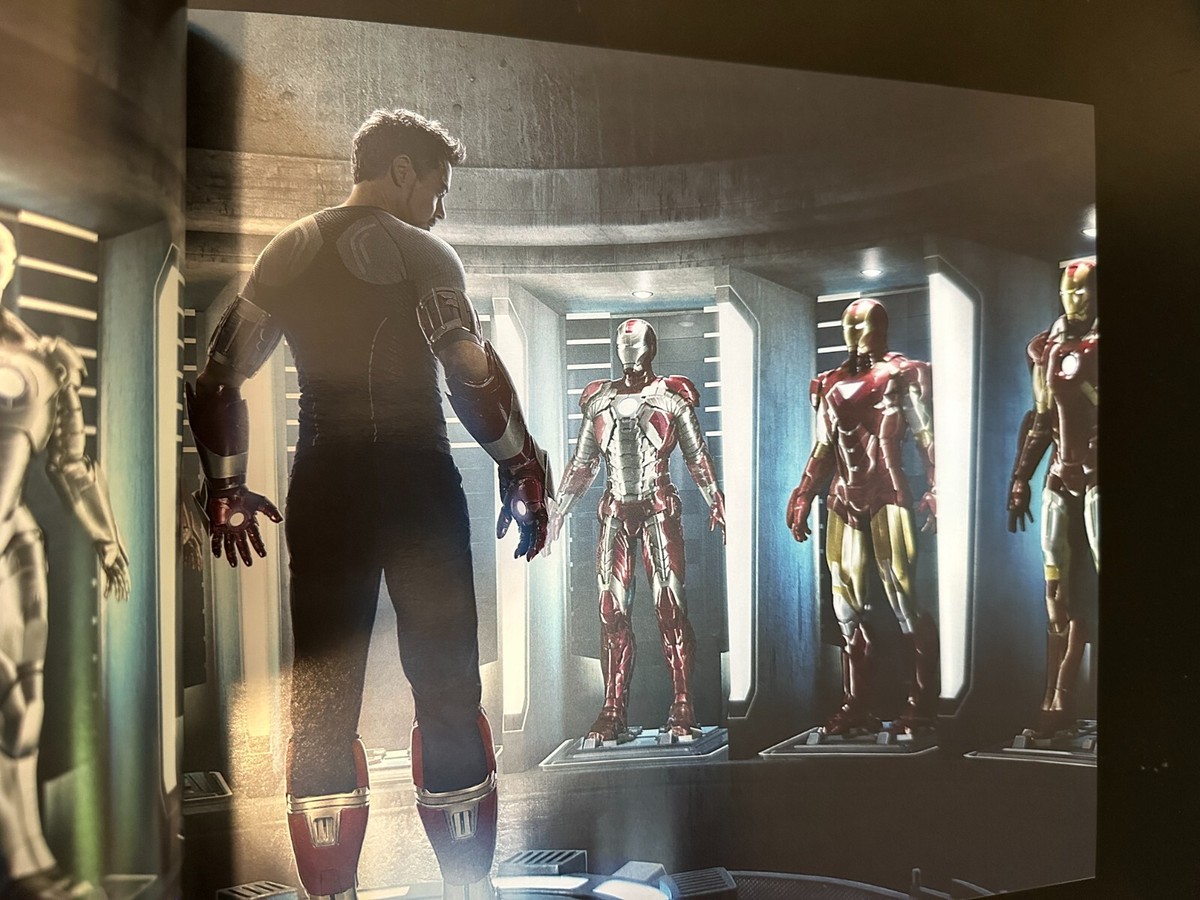 未開封品　THE ART OF MARVEL IRON MAN 3 Marvel's Iron Man 3: The Art of the Movie Slipcase Hardcover - 280