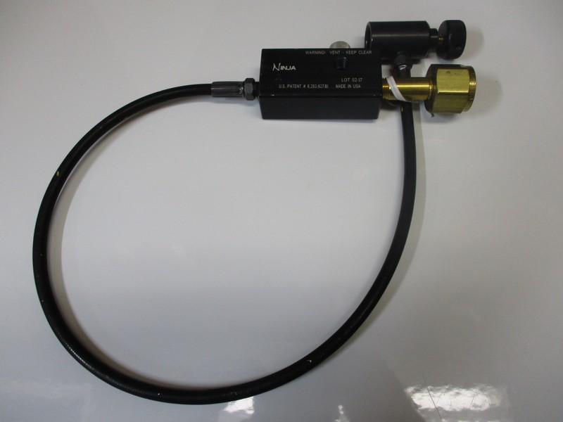 USED NINJA REMOTE CO2 FILLER HOSE WITH ON-OFF VALVE