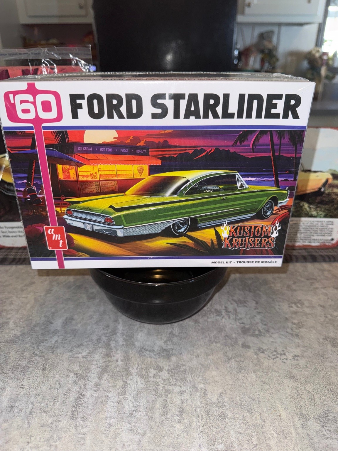 Sealed AMT 1960 Ford Starliner Model Kit 1/25 Scale Kustom Kuisers AMT1266