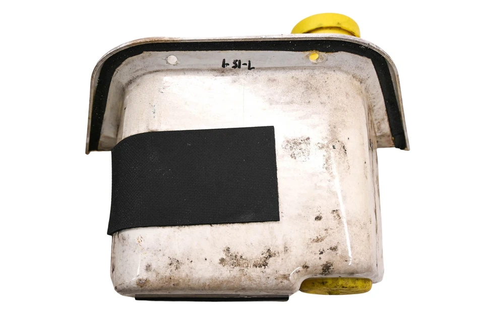 04 Caja de almacenamiento de herramientas de batería Yamaha Waverunner GP800R Foto 2 de 4