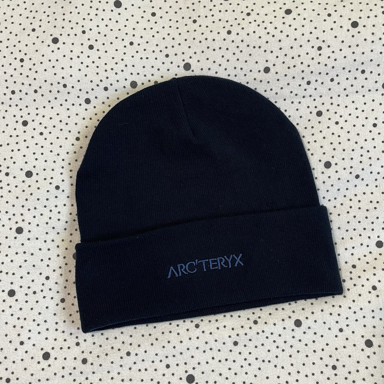Arc'teryx Word Toque Beanie taglia unica blu navy ricamato Gorpcore outdoor escursionismo
