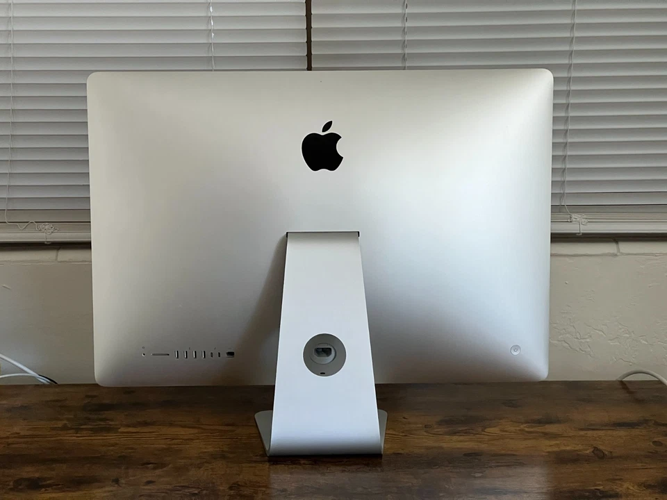 27” iMac 5k (2020) 3.8 Ghz i7 8-Core 72GB RAM 512GB SSD Radeon Pro 5700XT 16GB - Image 3 of 4