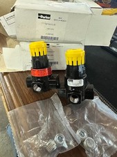 PARKER 15R110FB Regulator, Air Inlet 1/4", NPT, 1-30psig (LOT OF 2)