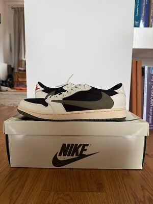 Jordan 1 Retro Low OG SP Travis Scott Olive (Damen) - Größe 9,5