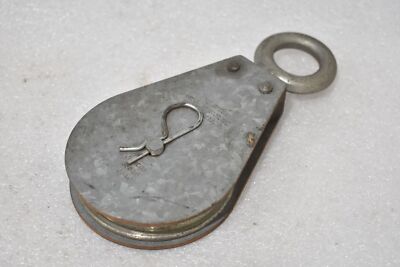 BLOCK DIVISION 03548-SN SWIVEL EYE PULLEY BLOCK, 3-1/2'' REMOAVABLE PULLEY 1550#