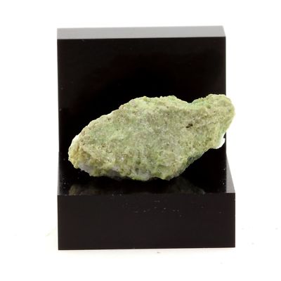 Falcondoite. 33.09 Ct. Orford Nickel Mine, Estrie, Québec, Canada.