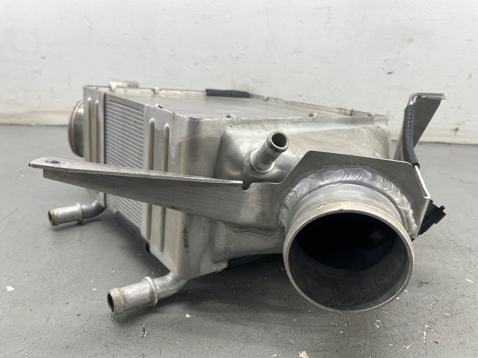 2020-2023 MCLAREN GT 4.0L ENGINE LEFT COOLING INTERCOOLER 14F0556CP OEM 2021