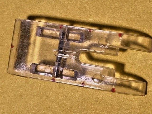 Un pie acolchado de plástico transparente de 1/4 para máquina de coser Elna se adapta a muchos modelos Foto 2 de 4
