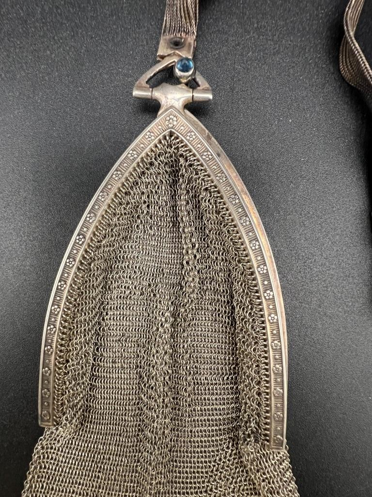 Picture 4 of 19